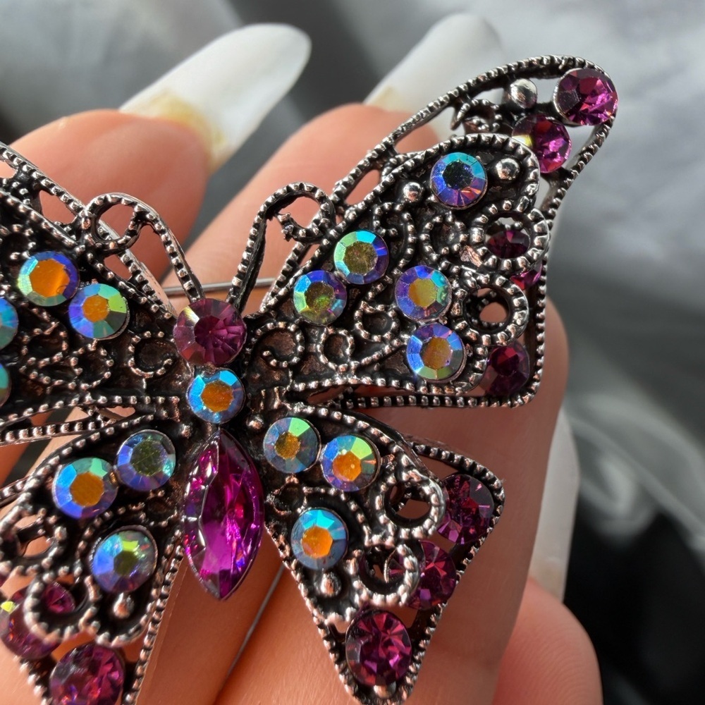 Vintage Butterfly Crystal Brooch - Picture 7 of 8